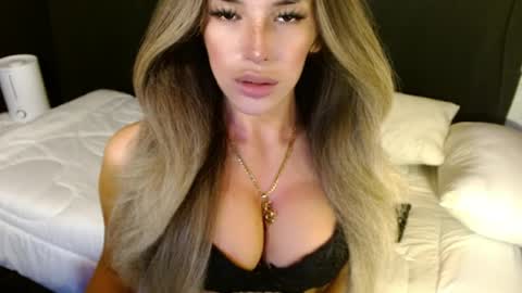 Snapshot of sizzling_cassie130 chatting on June 1, 2:35 am Cassie online show from June 1, 2:35 am