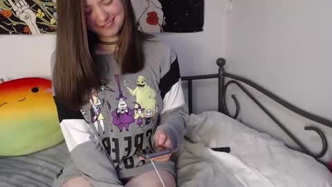 Snapshot of sk8t3rgurl chatting on November 9, 4:00 am sk8t3rgurl online show from November 9, 4:00 am