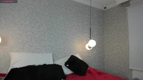 SKAILYN ANGELS online show from October 31, 7:04 pm