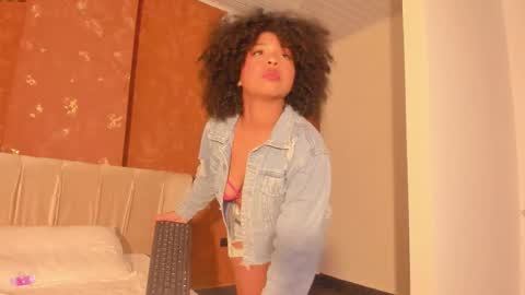 Snapshot of skarlethill chatting on November 11, 3:34 pm Skarlethill online show from November 11, 3:34 pm