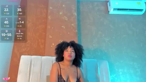 Snapshot of skarlethill chatting on November 18, 1:04 pm Skarlethill online show from November 18, 1:04 pm