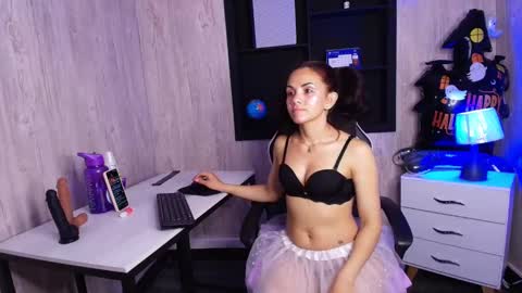 Snapshot of skarlettary chatting on October 19, 4:13 am SKARLETT online show from October 19, 4:13 am