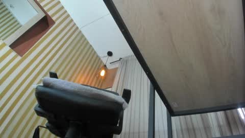 skarlettbarnes online show from April 13, 12:10 pm