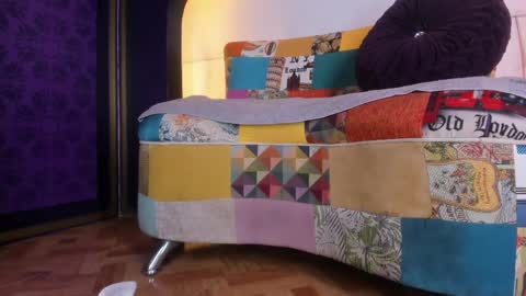 skarlettbarnes online show from April 16, 11:44 am