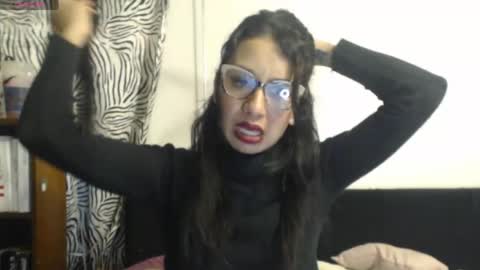 Laura Sofia online show from April 22, 2:36 am