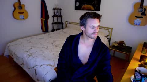 Snapshot of skatejocke chatting on November 9, 11:36 pm skatejocke online show from November 9, 11:36 pm