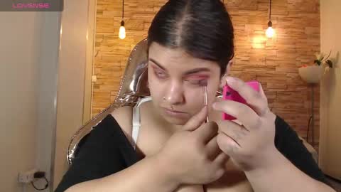 Snapshot of skeler_lovd_b chatting on February 12, 1:27 pm Skarlet online show from February 12, 1:27 pm