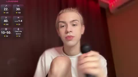 Snapshot of skibatryanka chatting on June 17, 7:37 pm SKIBA online show from June 17, 7:37 pm