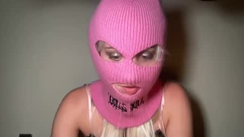 Snapshot of skibunni69xo chatting on September 18, 1:18 am skibunni69xo online show from September 18, 1:18 am