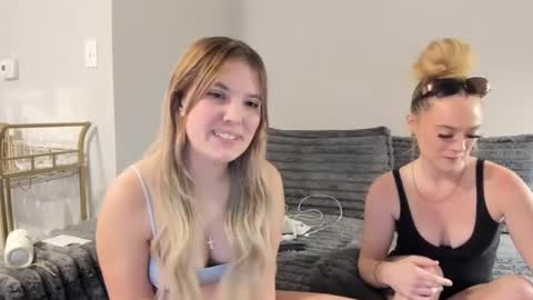 skiimaskabby online show from October 14, 6:47 am