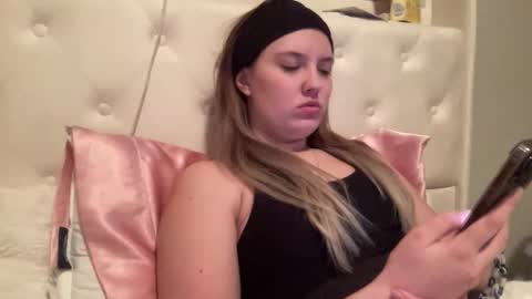 skiimaskabby online show from January 7, 12:13 am