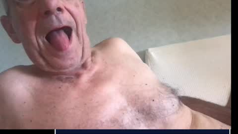 Snapshot of skima48 chatting on October 4, 10:24 am skima48 online show from October 4, 10:24 am