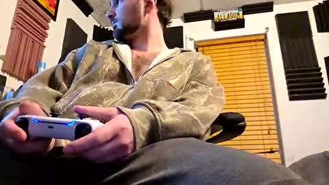 skimaskcouple89108 online show from February 19, 4:08 am