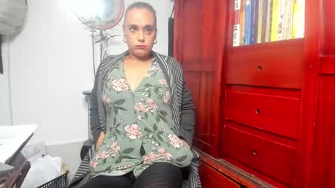 TINNA online show from October 21, 5:46 pm