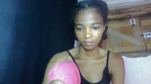 Snapshot of skinny7809 chatting on February 18, 9:55 pm skinny7809 online show from February 18, 9:55 pm