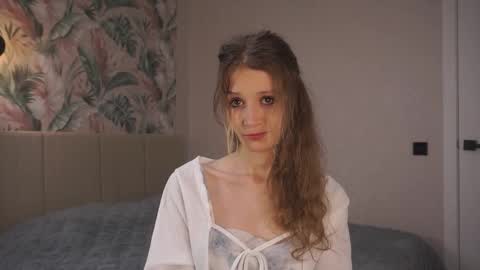 Snapshot of skinny_eve chatting on February 16, 8:11 pm Emily online show from February 16, 8:11 pm