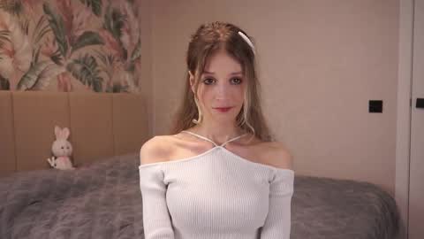 Snapshot of skinny_eve chatting on February 18, 7:09 pm Emily online show from February 18, 7:09 pm