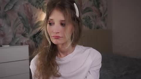 Snapshot of skinny_eve chatting on February 21, 10:48 pm Emily online show from February 21, 10:48 pm