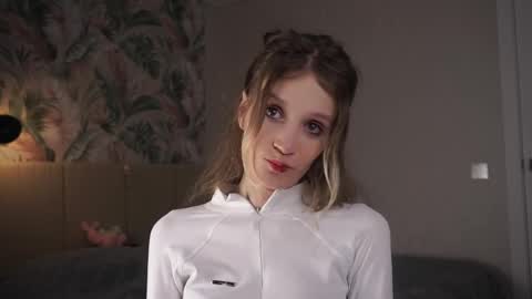 Snapshot of skinny_eve chatting on February 23, 6:56 pm Emily online show from February 23, 6:56 pm