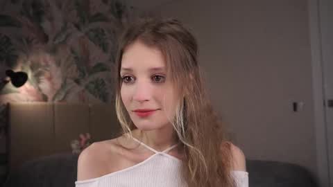 Snapshot of skinny_eve chatting on February 25, 7:03 pm Emily online show from February 25, 7:03 pm