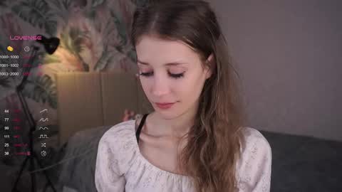 Snapshot of skinny_eve chatting on March 6, 4:52 am Emily online show from March 6, 4:52 am