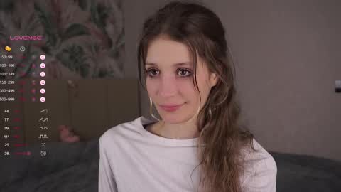 Snapshot of skinny_eve chatting on March 8, 1:17 am Emily online show from March 8, 1:17 am
