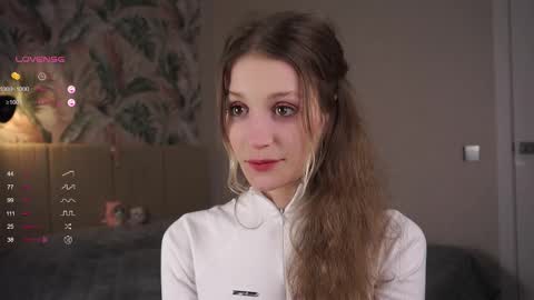 Snapshot of skinny_eve chatting on March 8, 6:16 pm Emily online show from March 8, 6:16 pm