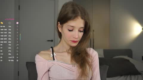 Snapshot of skinny_eve chatting on October 19, 5:35 pm Emily online show from October 19, 5:35 pm