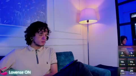 Snapshot of skinny_mac_ chatting on May 11, 12:33 pm Mac online show from May 11, 12:33 pm