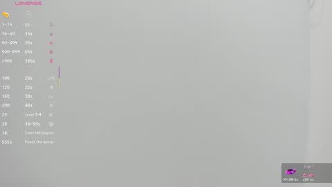 Snapshot of skinny_susana chatting on November 17, 11:27 am online show from November 17, 11:27 am