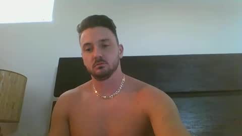 skinnyguylongdick1 online show from February 18, 12:04 am
