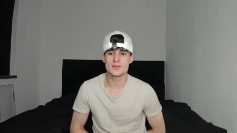 skinnyguywithbigd online show from December 2, 1:55 am