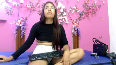 sofia online show from April 5, 3:15 am