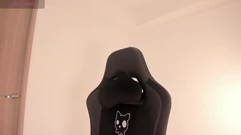 Skinnyy   online show from March 5, 8:32 am