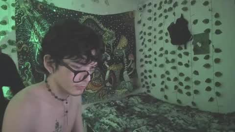 skiny_dann online show from April 18, 3:43 am