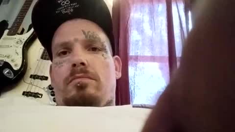 Skinz038 online show from April 18, 4:11 pm