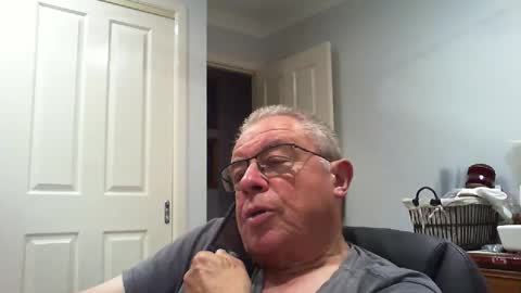 Skipper1970 online show from March 11, 8:42 am