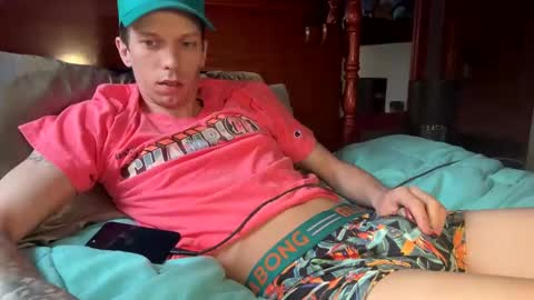 Snapshot of skittles933 chatting on February 28, 1:14 pm Skittles online show from February 28, 1:14 pm