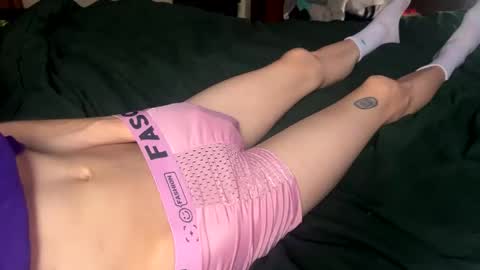 Snapshot of skittles933 chatting on February 12, 1:06 pm Skittles online show from February 12, 1:06 pm