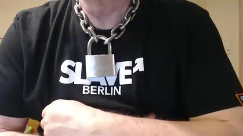 Snapshot of sklave_ol chatting on March 8, 10:24 pm sklave_ol online show from March 8, 10:24 pm