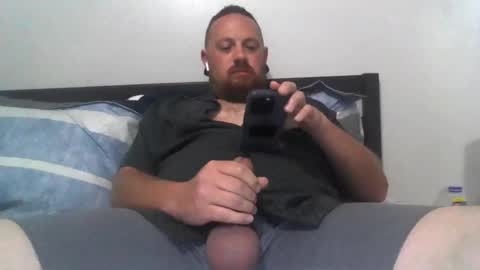 Snapshot of skram1987 chatting on October 18, 12:35 am skram1987 online show from October 18, 12:35 am