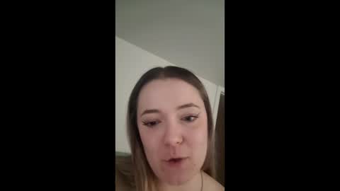 Snapshot of skullhead81 chatting on December 17, 5:57 am skullhead81 online show from December 17, 5:57 am