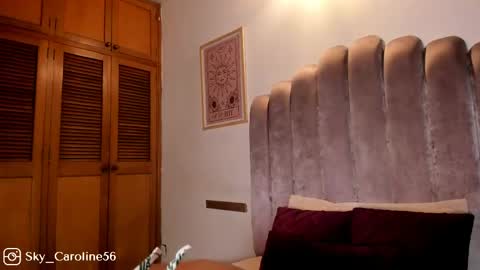 Snapshot of sky_caroline chatting on May 13, 9:22 pm Sky Caroline online show from May 13, 9:22 pm