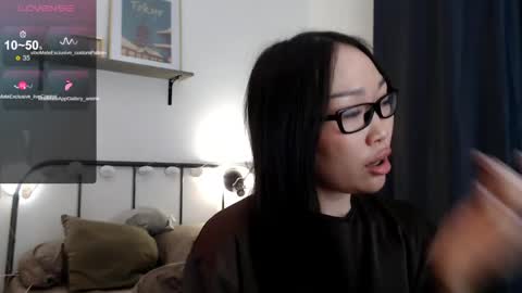 Snapshot of sky_morris chatting on June 6, 6:45 pm Sky online show from June 6, 6:45 pm