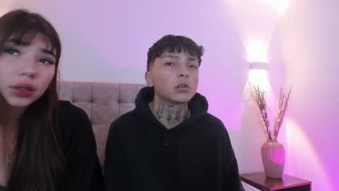 sky_n_zayn online show from April 15, 12:23 pm