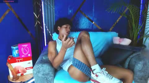 sky_walkerss online show from May 16, 5:34 pm