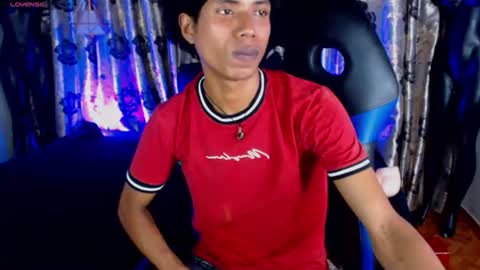 sky_walkerss online show from June 23, 7:01 pm