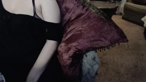 SKYLE   online show from March 28, 11:15 pm