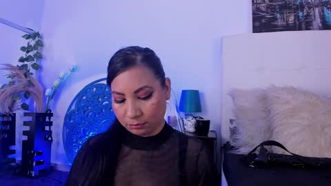 Snapshot of skydarkblue chatting on January 12, 12:18 am skydarkblue online show from January 12, 12:18 am