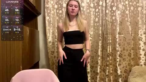 Snapshot of skyedavis chatting on January 6, 7:06 pm skyedavis online show from January 6, 7:06 pm